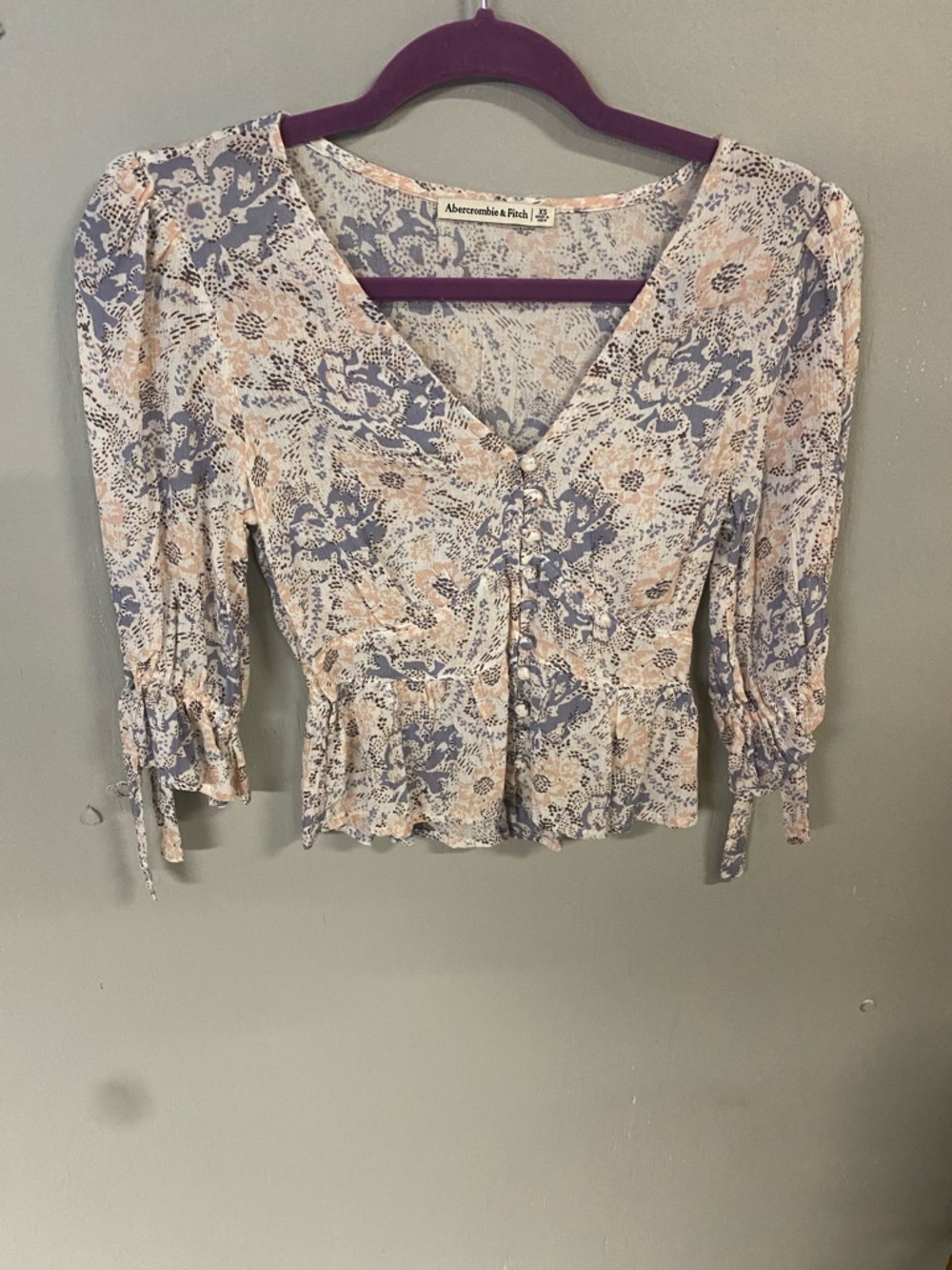 Abercrombie & Fitch Lavender and Cream Floral Peplum Button-Front Top